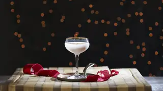 This classy cocktail will add a touch of class to a Christmas Eve party