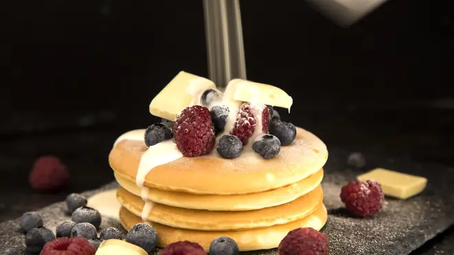 Berries and white chocolate crepe topping