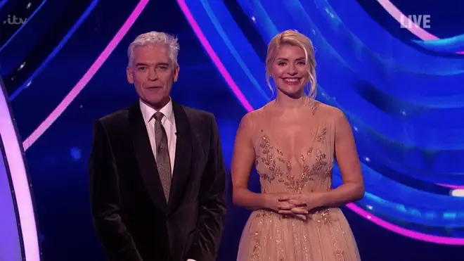 Dancing On Ice fans loved Holly Willoughby's semi finals look