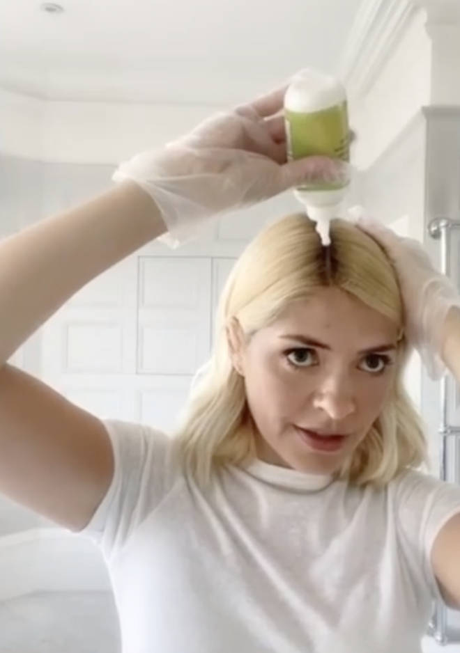Holly Willoughby proves she dyes her own hair with box dye in at-home  tutorial during... - Heart