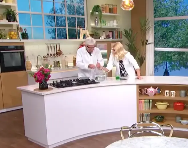 Holly Willoughby broke social distancing rules on This Morning