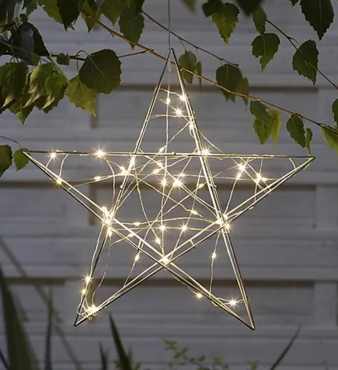 Light-Up Metal Star Outdoor Decoration