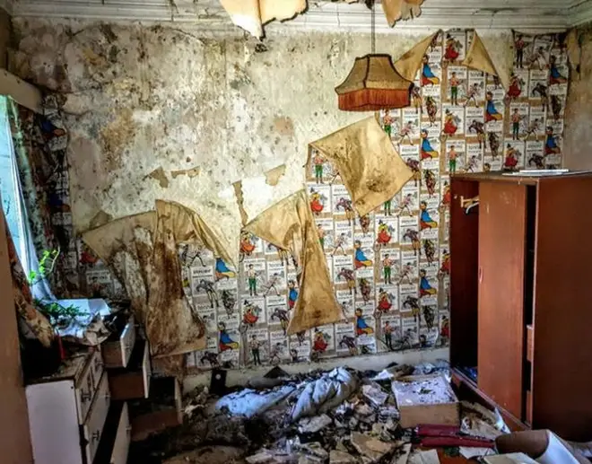 Inside the abandoned house