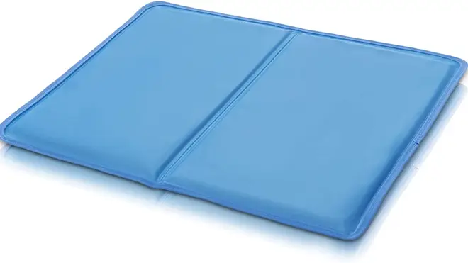Cooling pillow topper