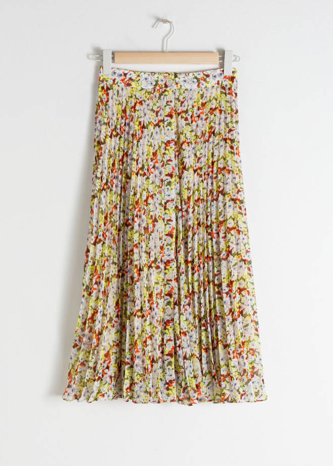 This is a similar skirt to Holly Willoughby's