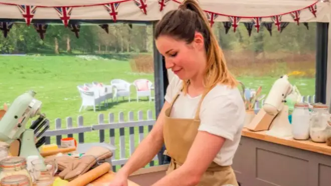 Manon makes winning biscuits in the GBBO tent