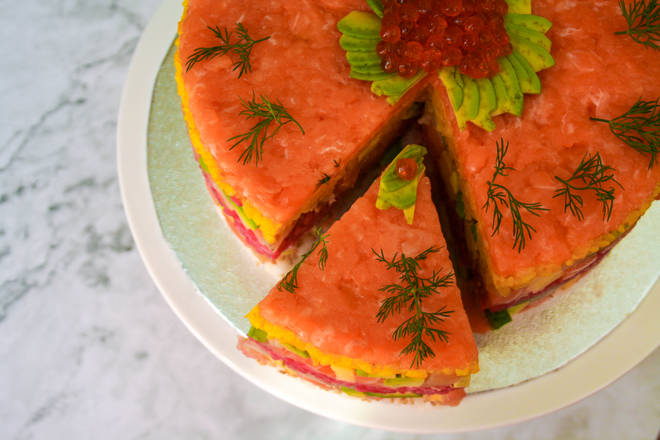 This is a sashimi-laced cake perfect for parties