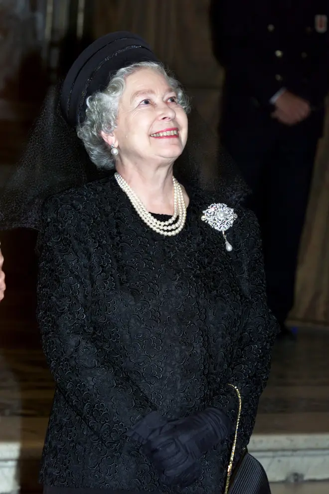 The Queen wears the Richmond Brooch during a visit to The Sistine Chapel