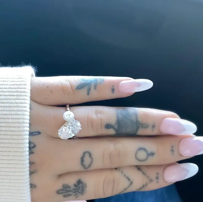 Ariana Grande showed off her gorgeous engagement ring on Instagram