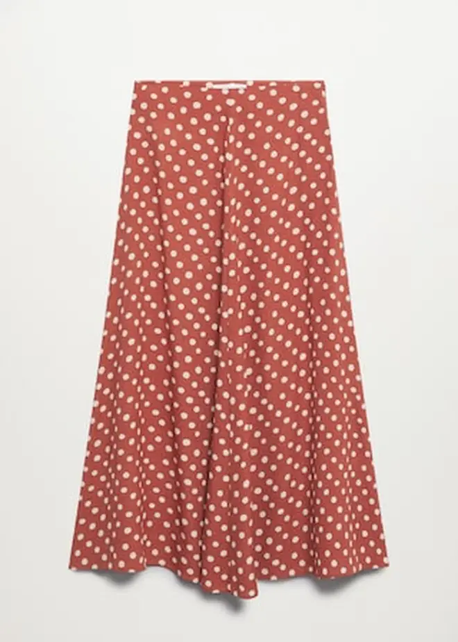 Holly Willoughby is wearing a midi skirt from Mango