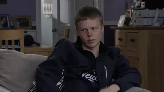 Bobby Beale is played by Clay Milner Russell