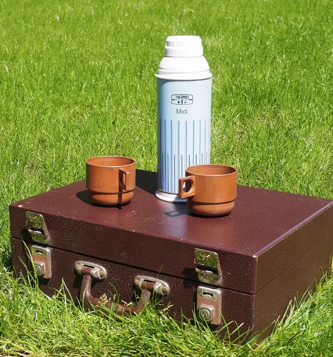 Urban Renewal vintage brown sirram hamper picnic set