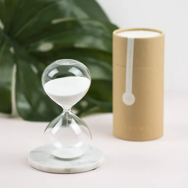 This beautiful hourglass counts down 15 minutes
