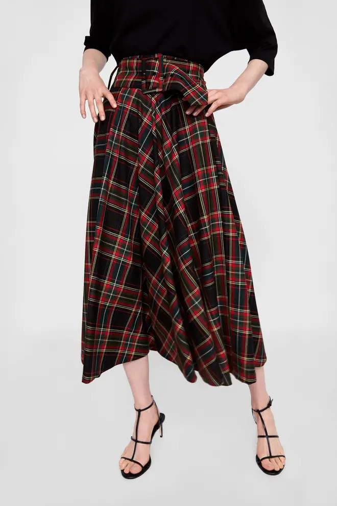This Zara skirt comes with a chunky belt to match