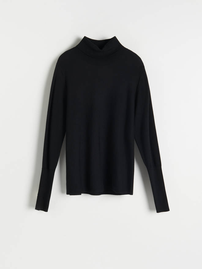 Holly Willoughby's turtleneck is from Reserved