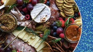 Impress your guests with a stunning grazing table