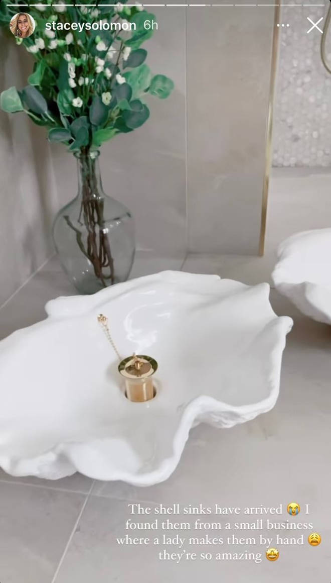 Stacey showed off her stunning sinks to Instagram