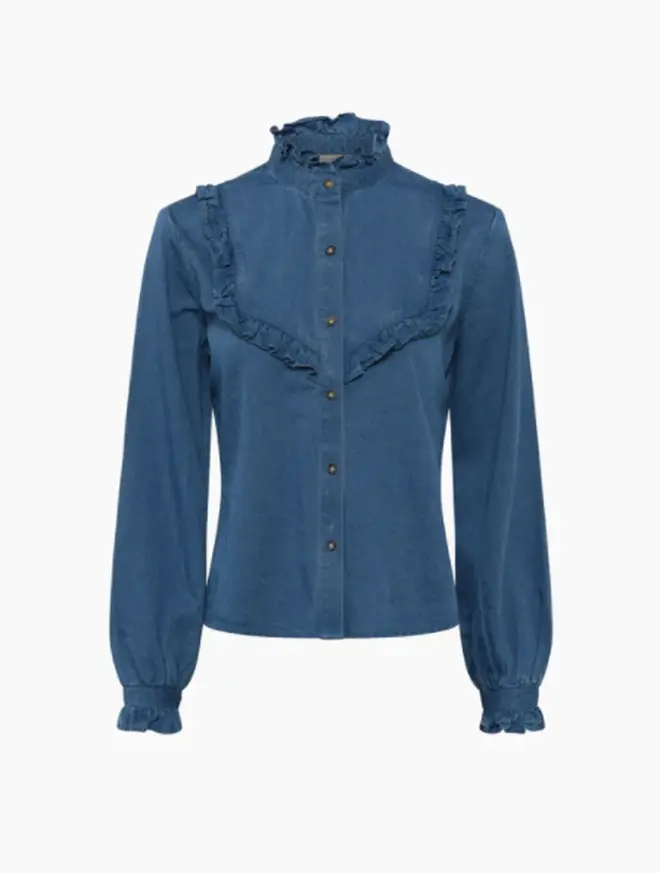 Holly Willoughby is wearing a denim blouse