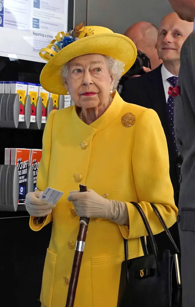 The Queen used an Oyster Card for the first time as she bought the first Elizabeth Line ticket