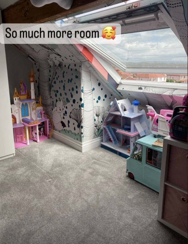 She revealed she has much more room since removing the cot