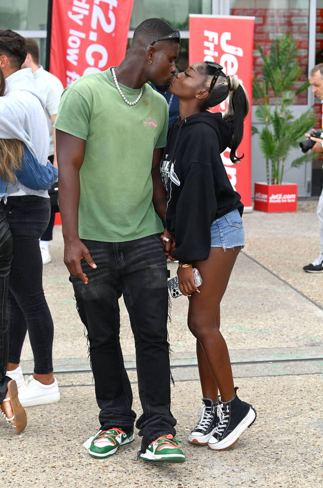 Indiyah and Dami shared a kiss as they met with friend, family and new fans