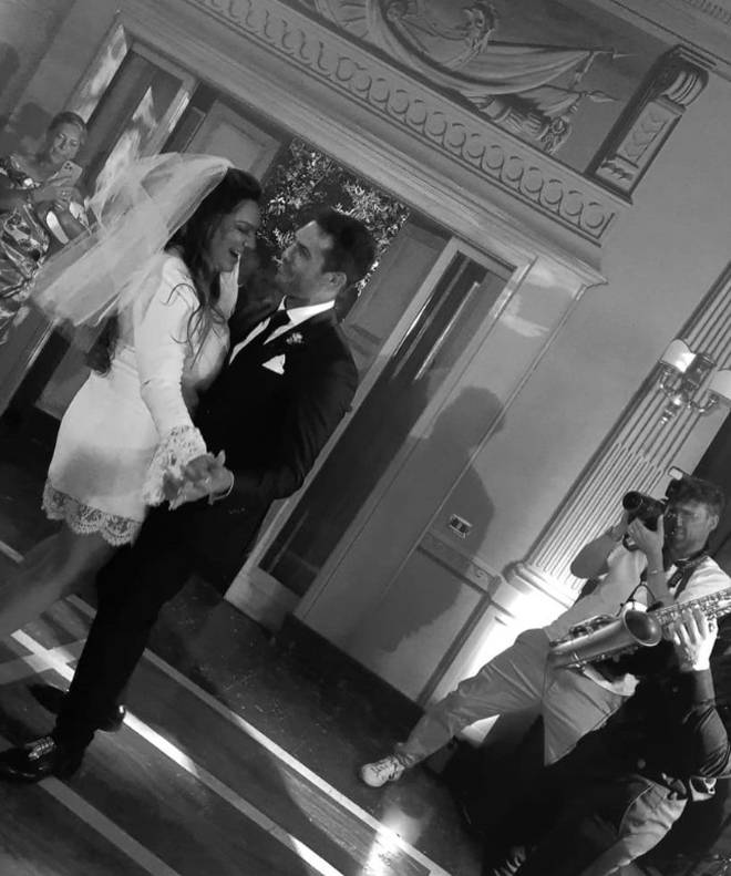 Kelly and Jeremy danced their first dance to the Heart presenter's favourite song from the film Pretty Woman