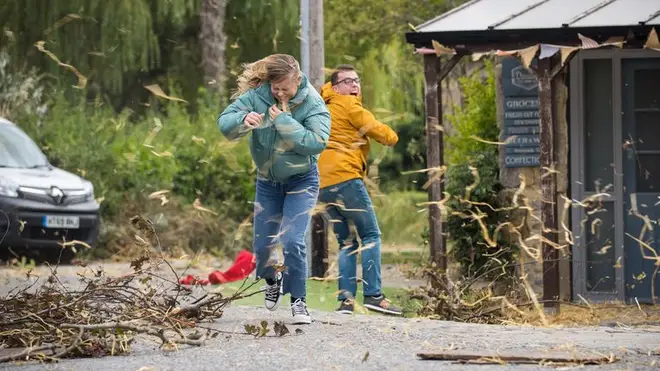 Liv and Vinny were stuck in the storm on Emmerdale