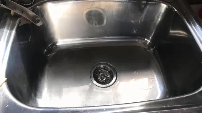 The magic formula transformed this dirty sink in seconds