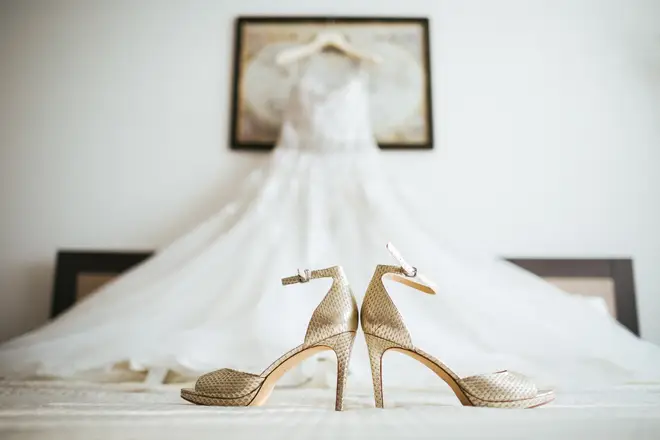 A bride was shocked to find a letter from her late mum on the bottom of her wedding shoes