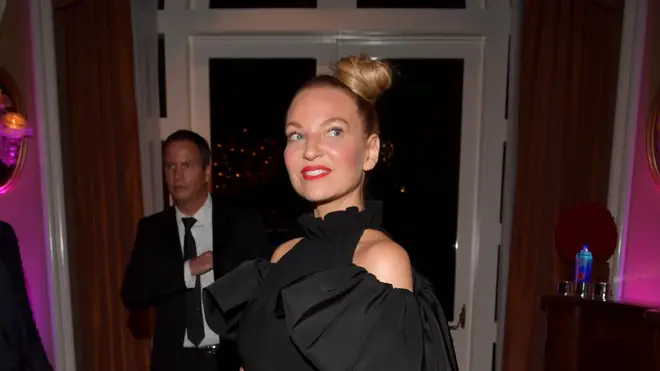 Sia has given fans a rare glimpse of her unmasked face