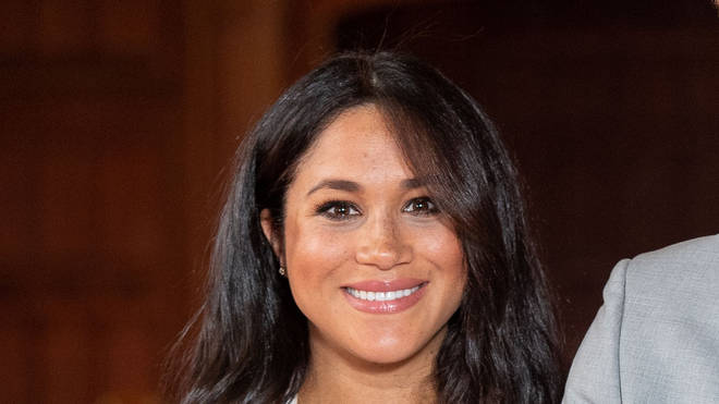 Meghan Markle hair and makeup details: from loose waves to smokey eye -  Heart