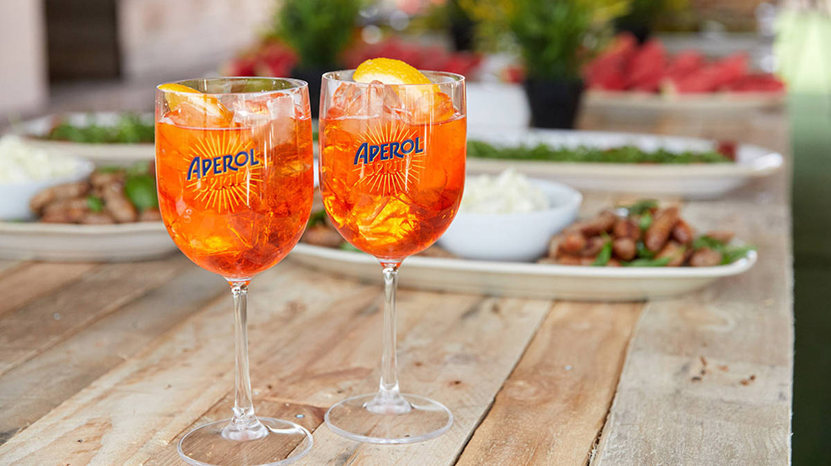 træfning ære flare Have you been making Aperol Spritz wrong? This one trick will give you a  perfect cocktail - Heart