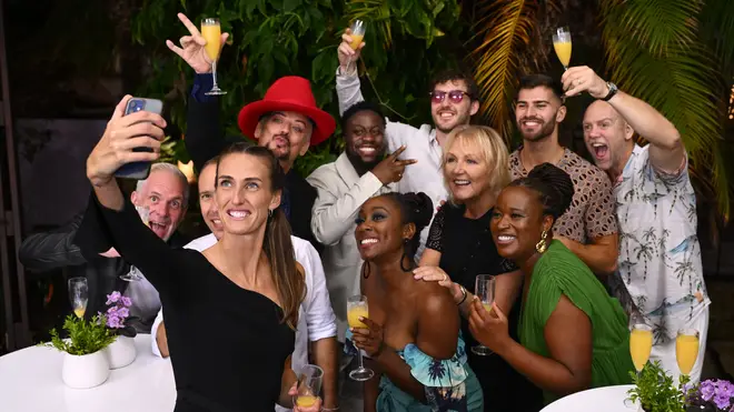 Jill Scott takes a selfie with the cast of I'm A Celebrity 2022