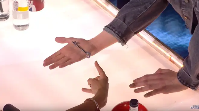 Viewers were left less than impressed at the turning key trick from 4MG