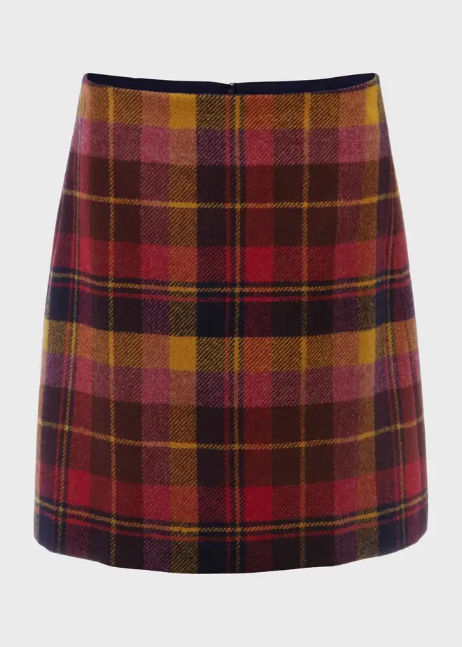 Holly Willoughby is wearing a skirt from Hobbs London