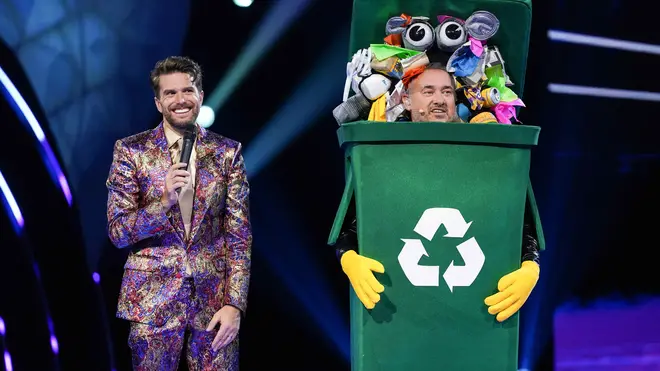 Stephen Hendry is Rubbish on The Masked Singer