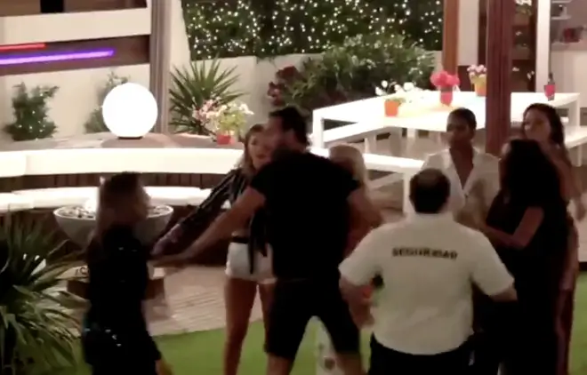 The clip shows security and members of the villa getting involved, pushing Malia away from Kady