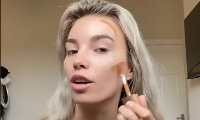 Lana Jenkins does makeup tutorial