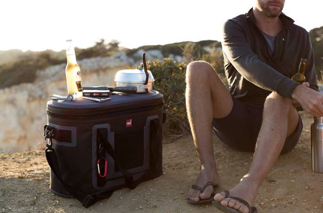 This cool bag keeps ice for DAYS without a motor