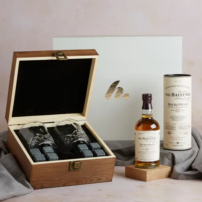 Whisky, glasses and stone gift
