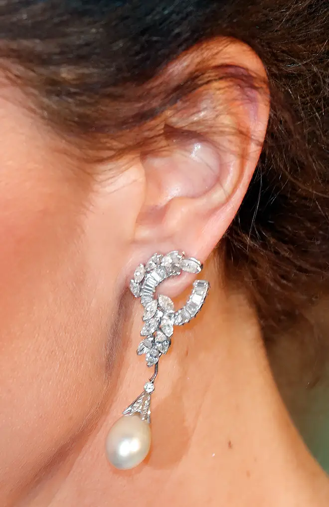 Kate Middleton wears the earrings on the red carpet of the 2019 BAFTAs