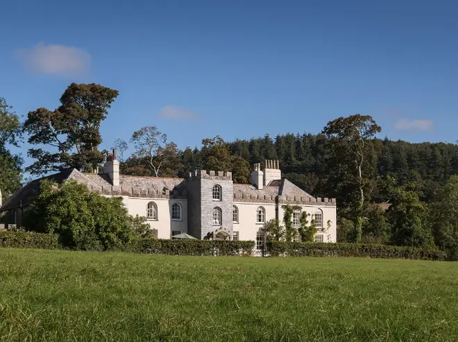 Restormel Manor is located one mile from the town of Lostwithiel