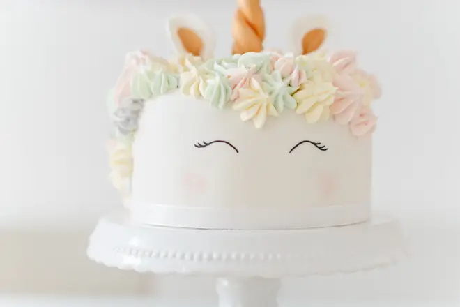 You can transform a shop bought cake in to a magical unicorn