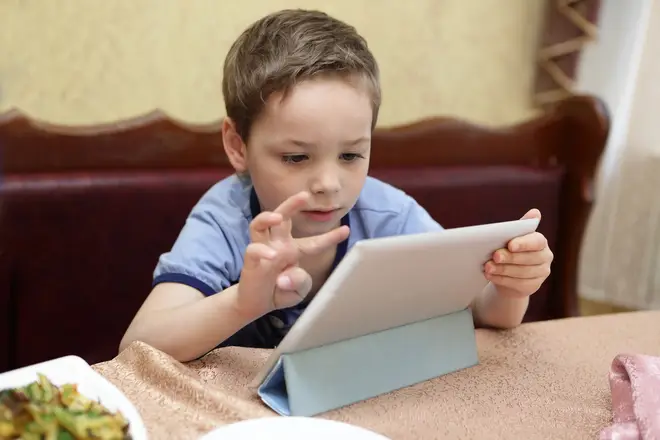 Should children be allowed their iPads at the dinner table?
