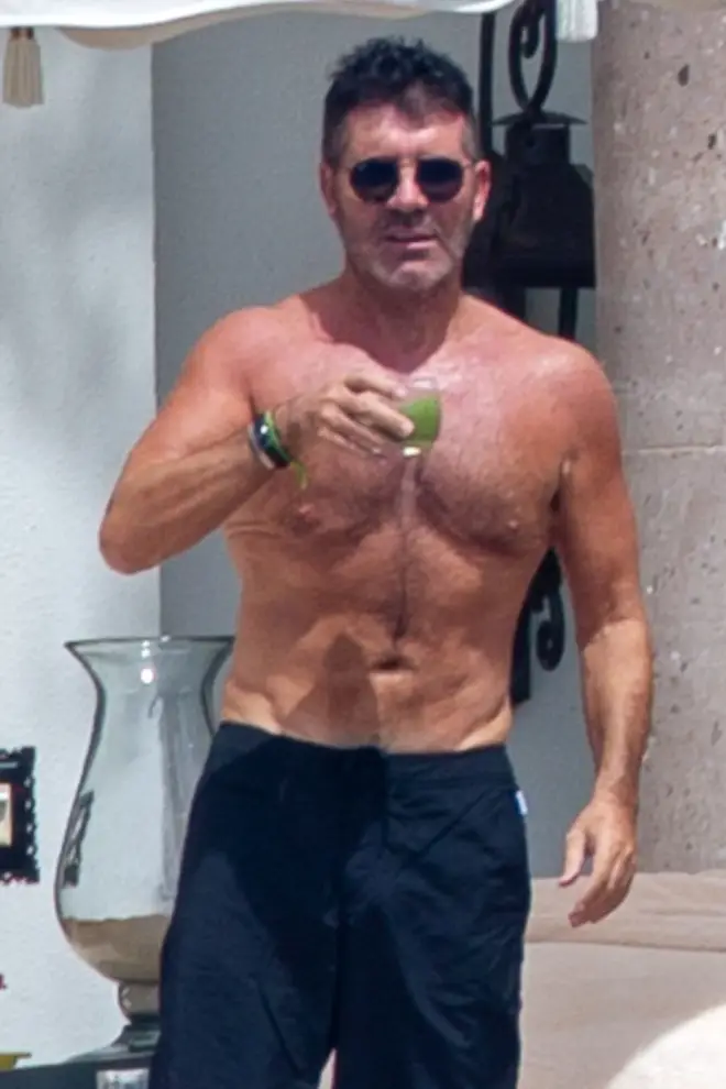 Simon looks amazing on holiday in Mexico